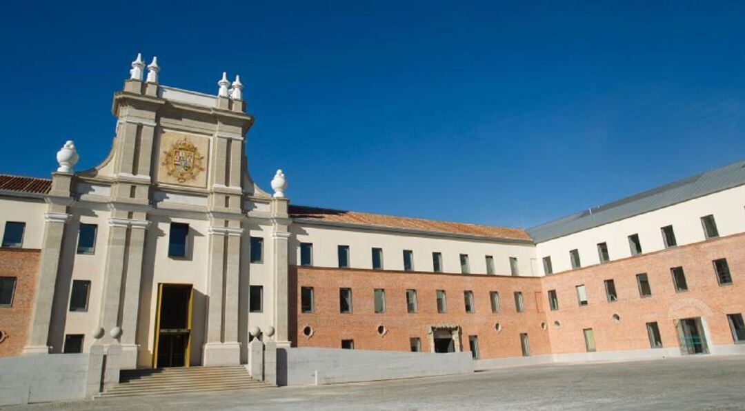 Fachada del cuartel Conde Duque