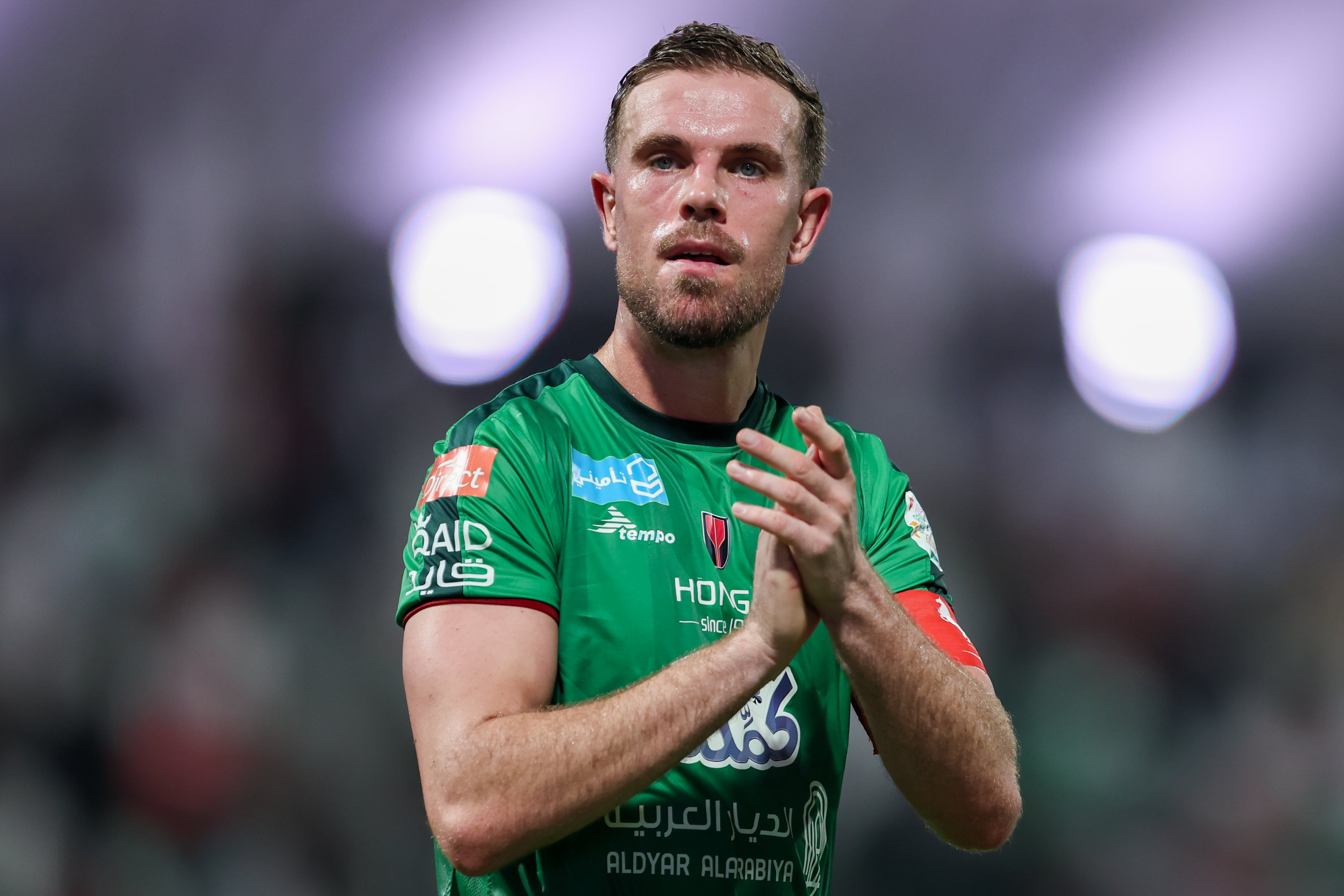 Jordan Henderson durante un partido del Al-Ettifaq en la Saudi Pro League (Photo by Yasser Bakhsh/Getty Images)