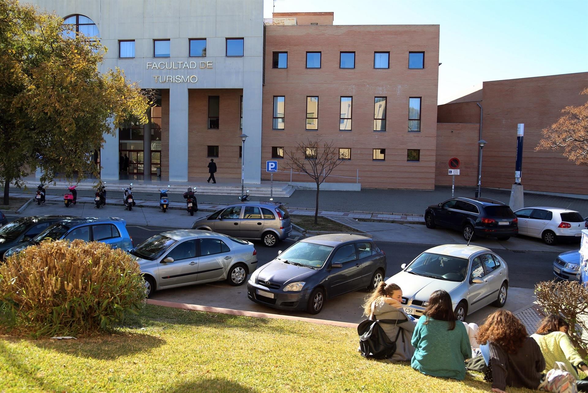 Vista de una de las facultades del campus de Teatinos de la Universidad de Málaga (UMA)