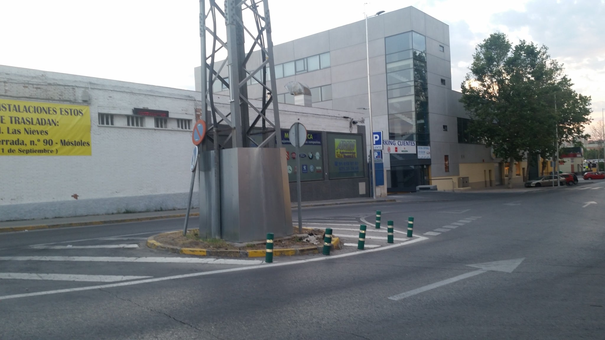 Torre eléctrica en el barrio de El Soto / Asociación de Vecinos El Soto de Móstoles