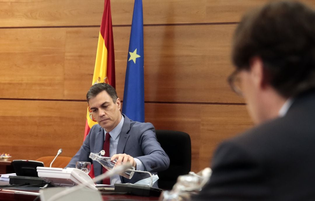 Reunión del Consejo de Ministros. En la imagen, el presidente Pedro Sánchez y el ministro de Sanidad, Salvador Illa.