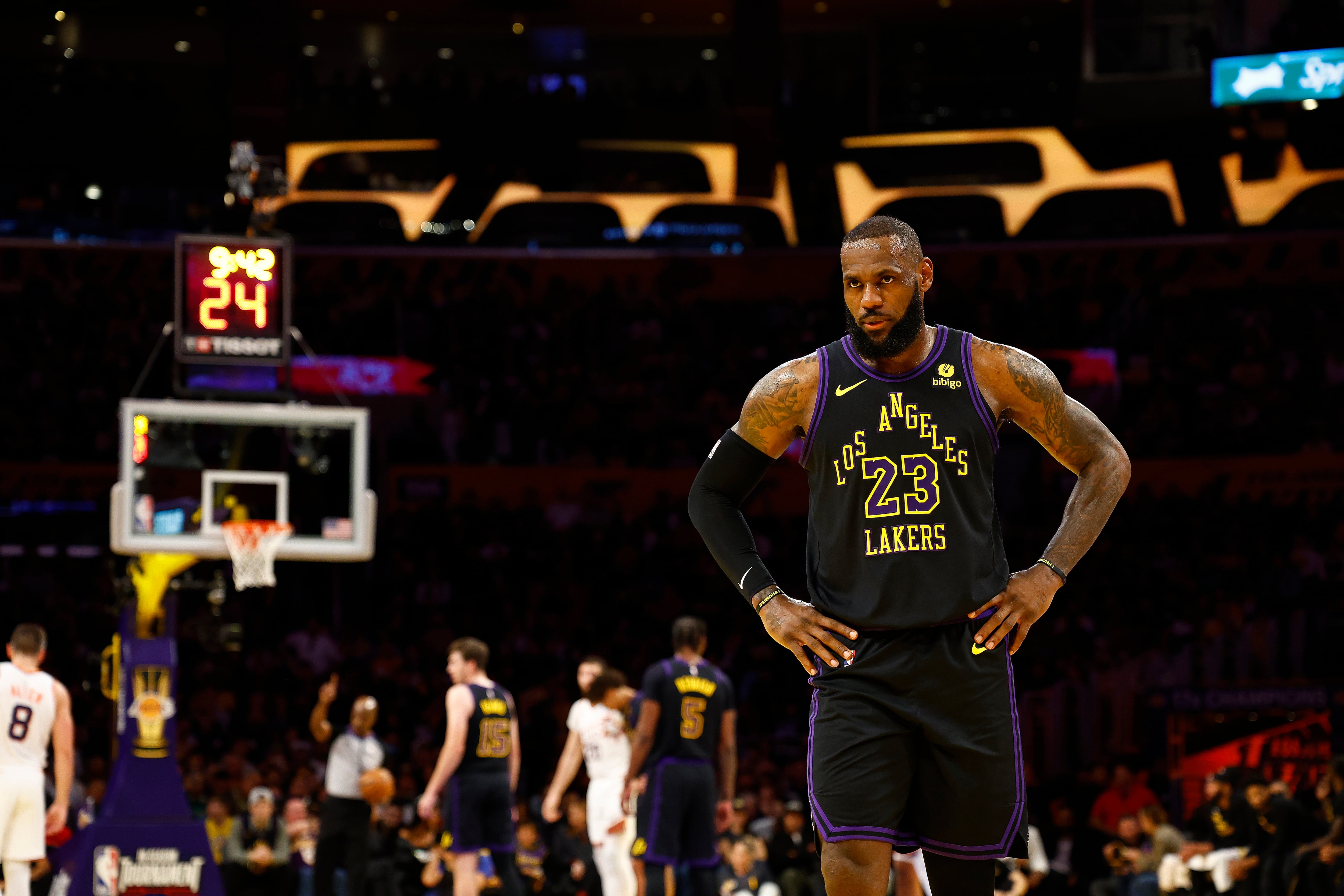 LeBron James, durante un partido de la In-Season Tournament