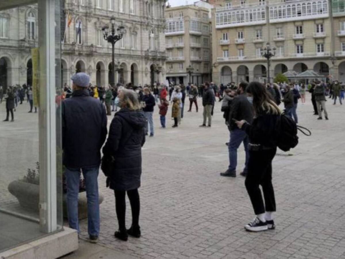 Hosteleros de A Coruña denuncian que las ayudas no llegan y siguen pagando impuestos