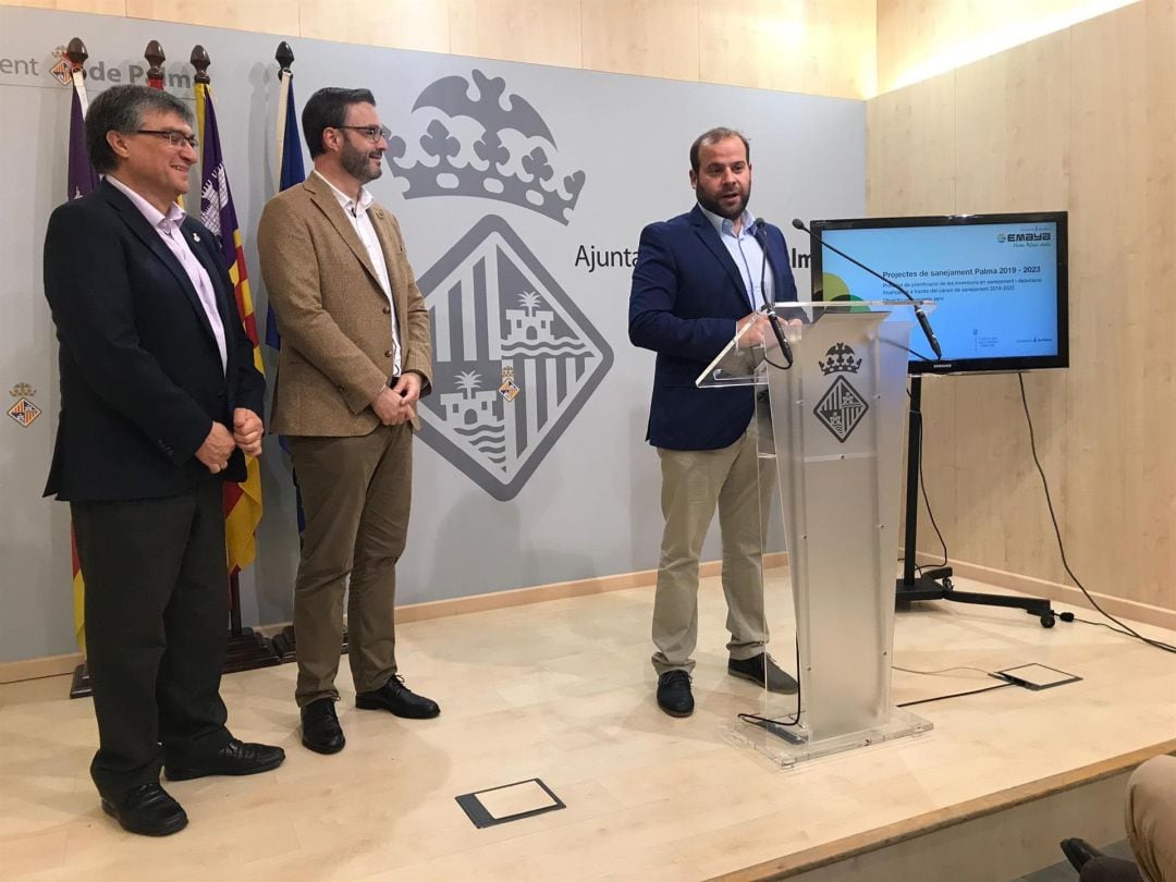 Ramón Perpinyà (presidente de Emaya), José Hila (Alcalde de Palma) y Miquel Mir (conseller de Medio Ambiente y Territorio)