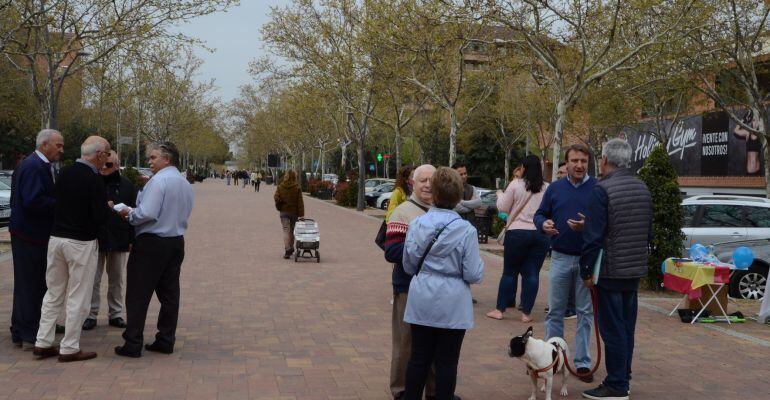 El partido ha salido a la calle para trasladar a los vecinos información de su situación financiera