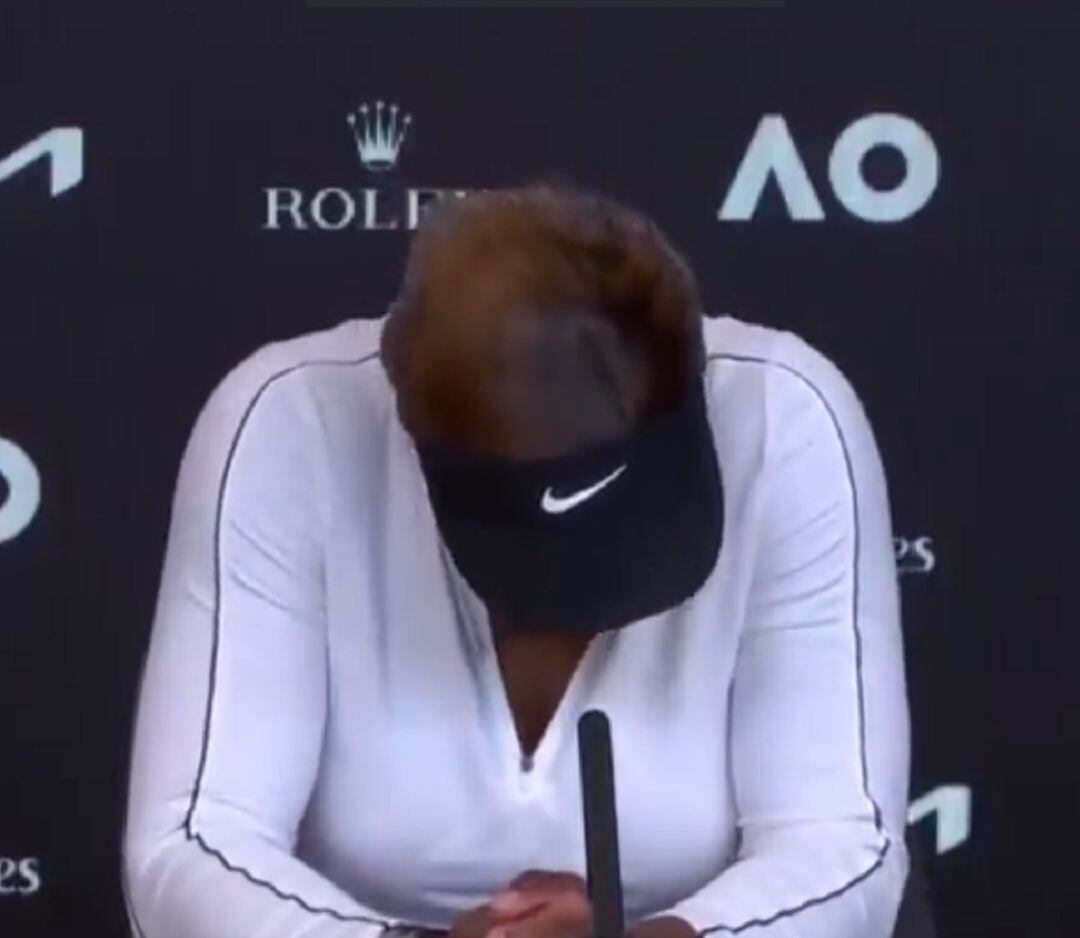 Serena Williams se derrumba en rueda de prensa