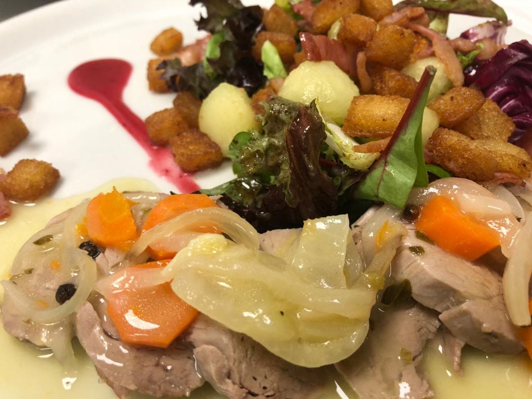 Ensalada de escabeche de cerdo ibérico con salteados de otoño