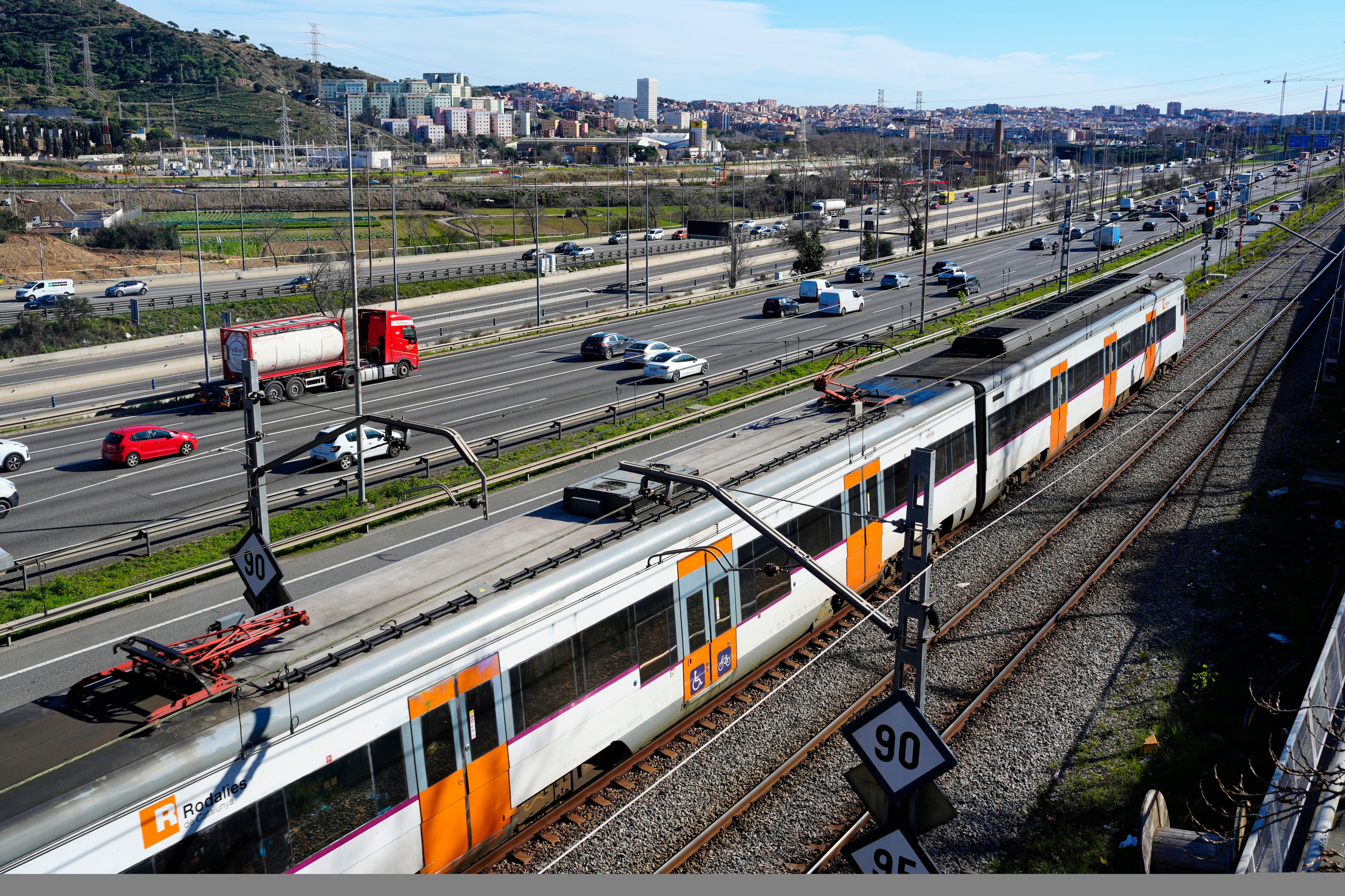 Adif revisa hasta 31 puntos de Rodalies en Cataluña tras las tormentas de los últimos días