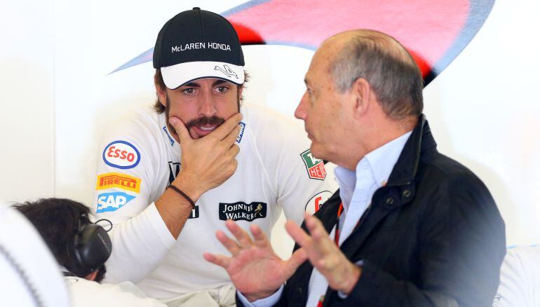 Fernando Alonso y Ron Dennis.