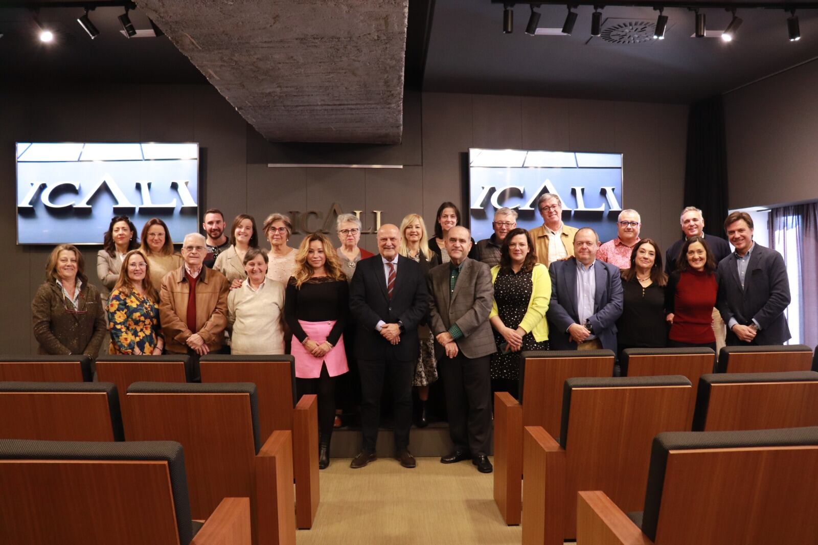 Momento del acto de entrega de estas ayudas