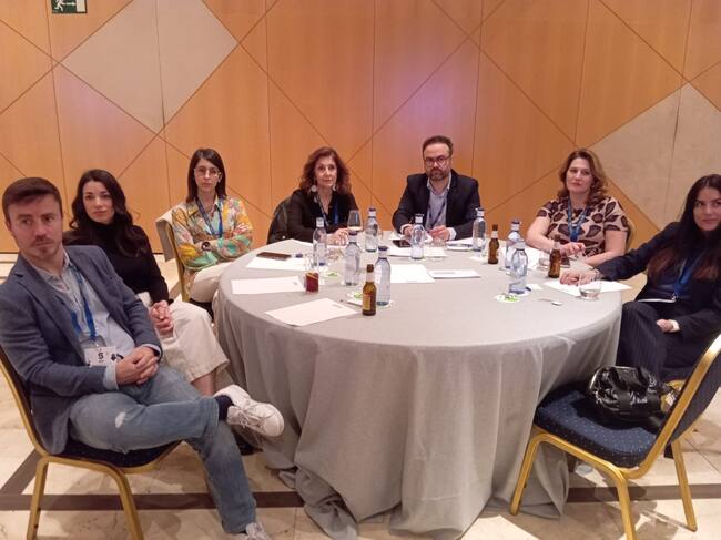 José Manuel Hinojosa, gerente de ventas de Radio Albacete, junto a Javier Albeldo y acompañante de la Clínica Dental Albeldo; Consuelo López y Blanca López, de Nutriboti y Rosa López , de la empresa Willis Tower Watson