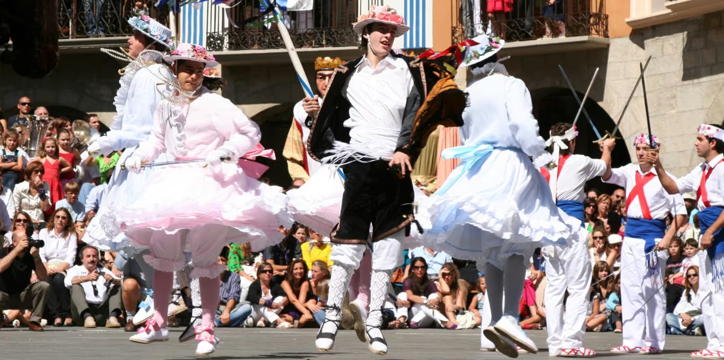 Dances Fiestas de Graus en honor al Santo Cristo y San Vicente Ferrer.