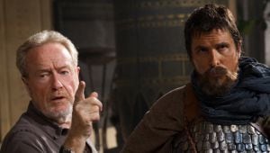 Ridley Scott con Christian Bale en un momento del rodaje de &#039;Exodus&#039;