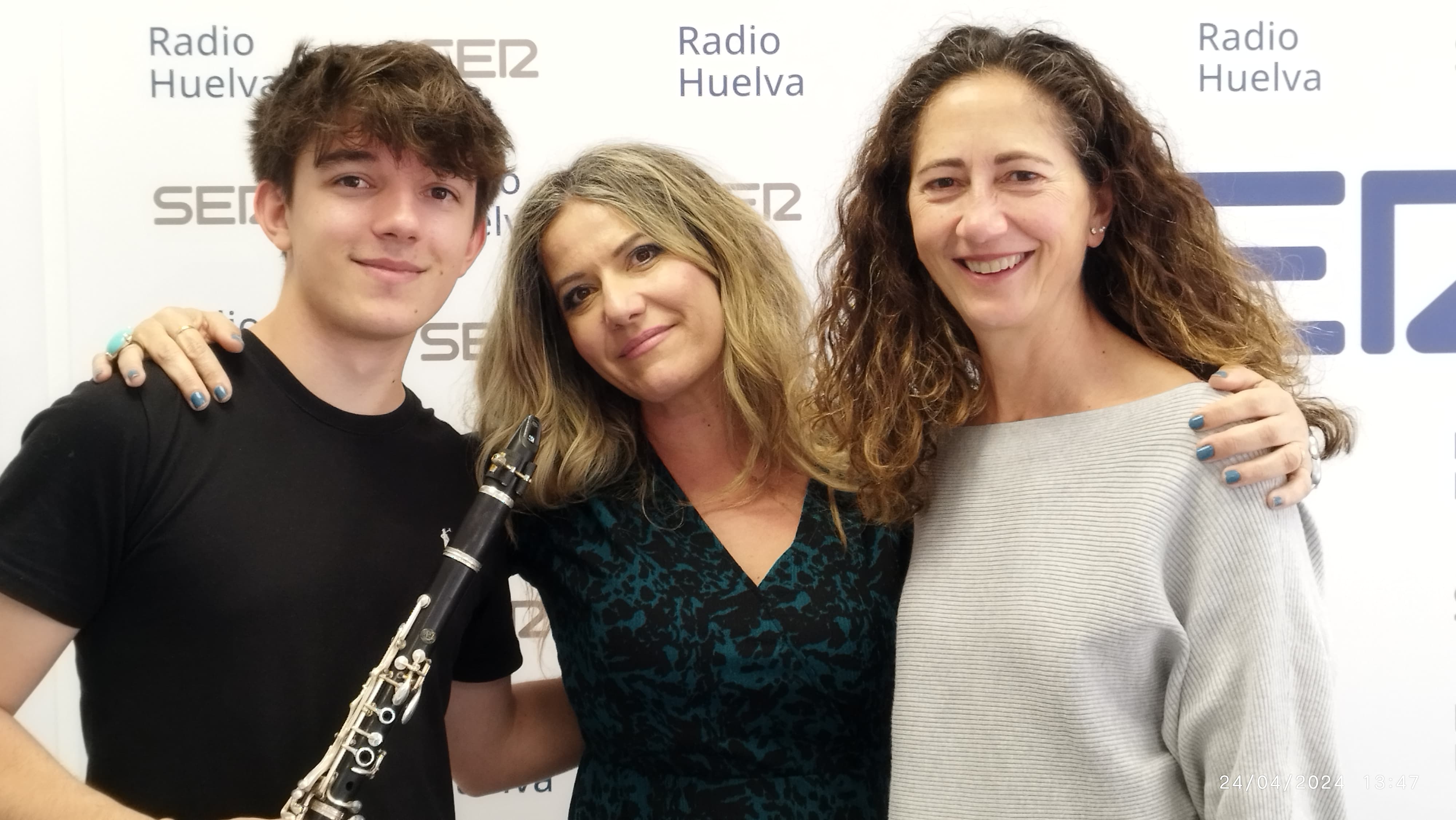 Cristian Serrano Casanova clarinetista onubense, Ana Gil periodista de la Cadena SER de Huelva y Mari Deli Rodríguez, profesora de piano en el CPM Javier Perianes de Huelva