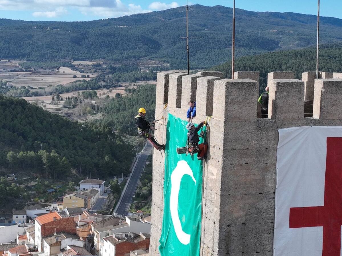 Banyeres de Mariola anuncia las fiestas por todo lo alto.