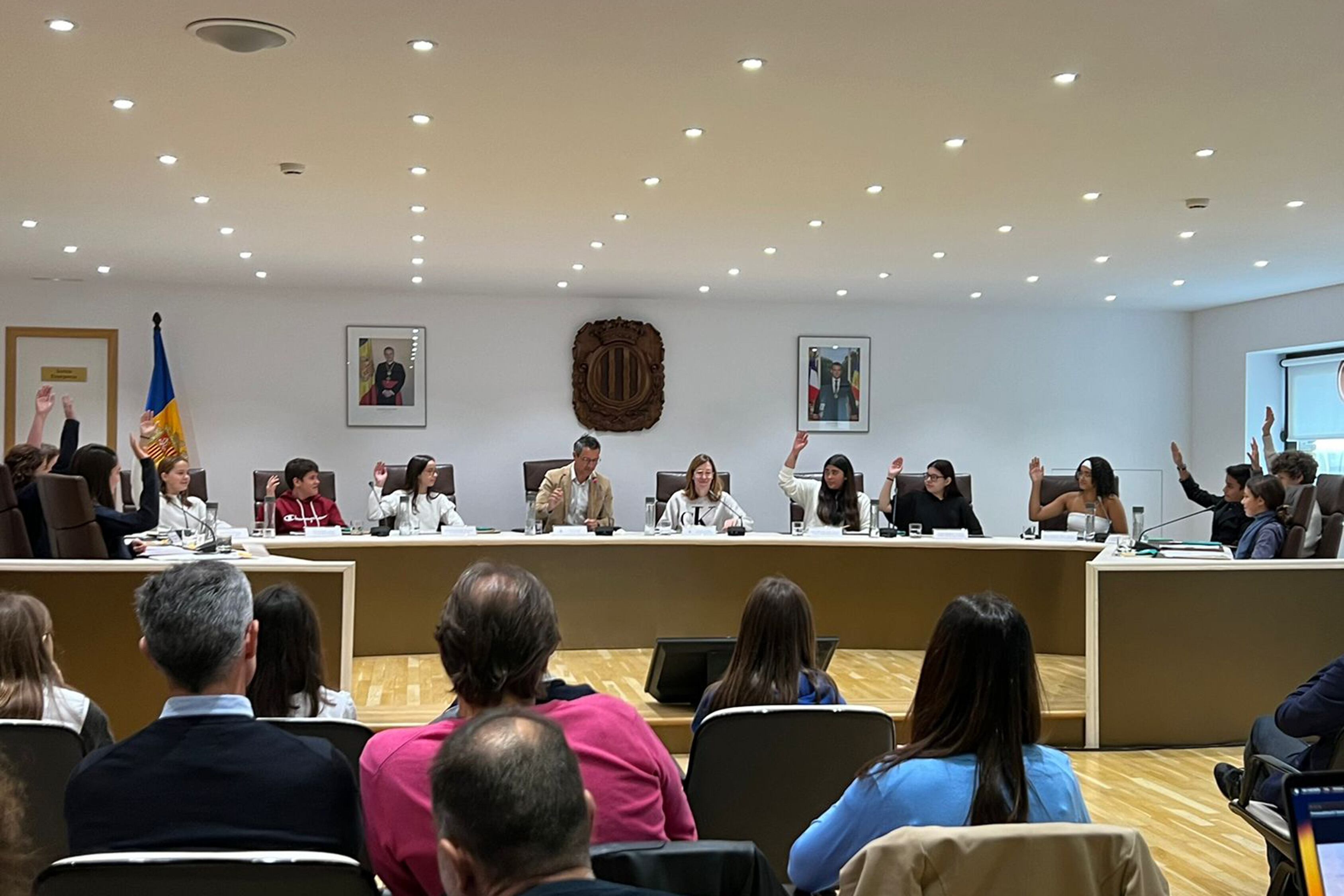 Sessió constitutiva del Consell dels Joves d'Andorra la Vella.