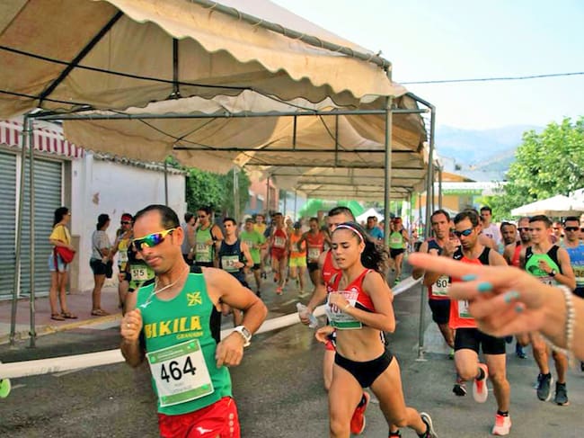 Momento de la carrera 'Villa de Bedmar' de mayores en 2022