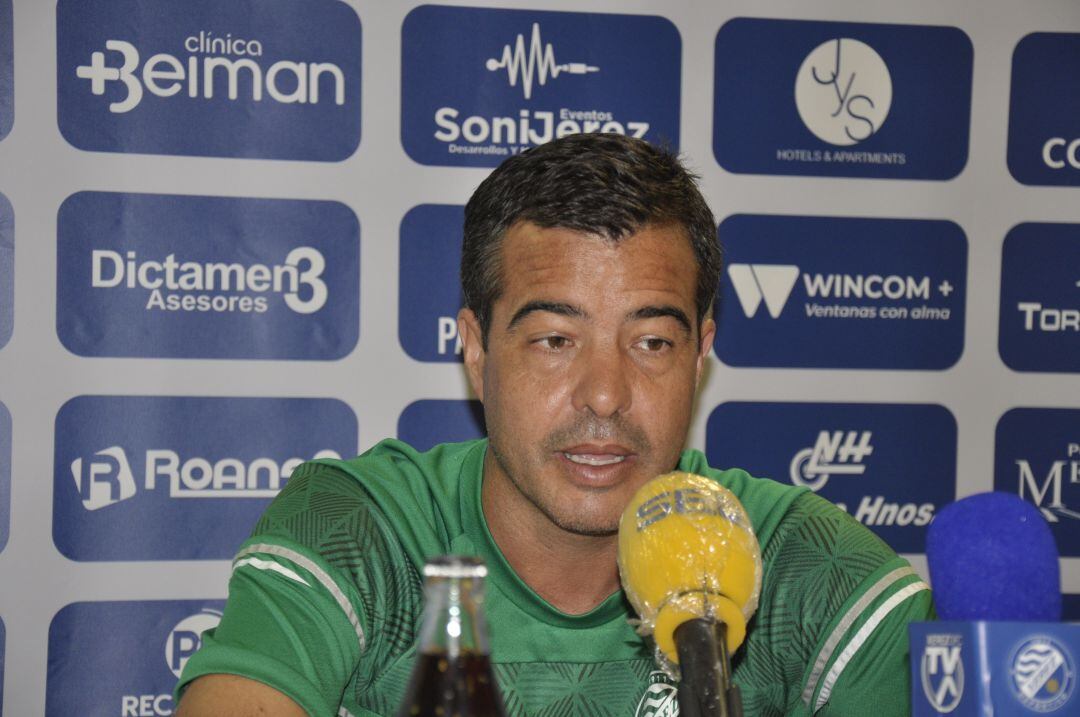 José Pérez Herrera en la rueda de prensa de Chapín