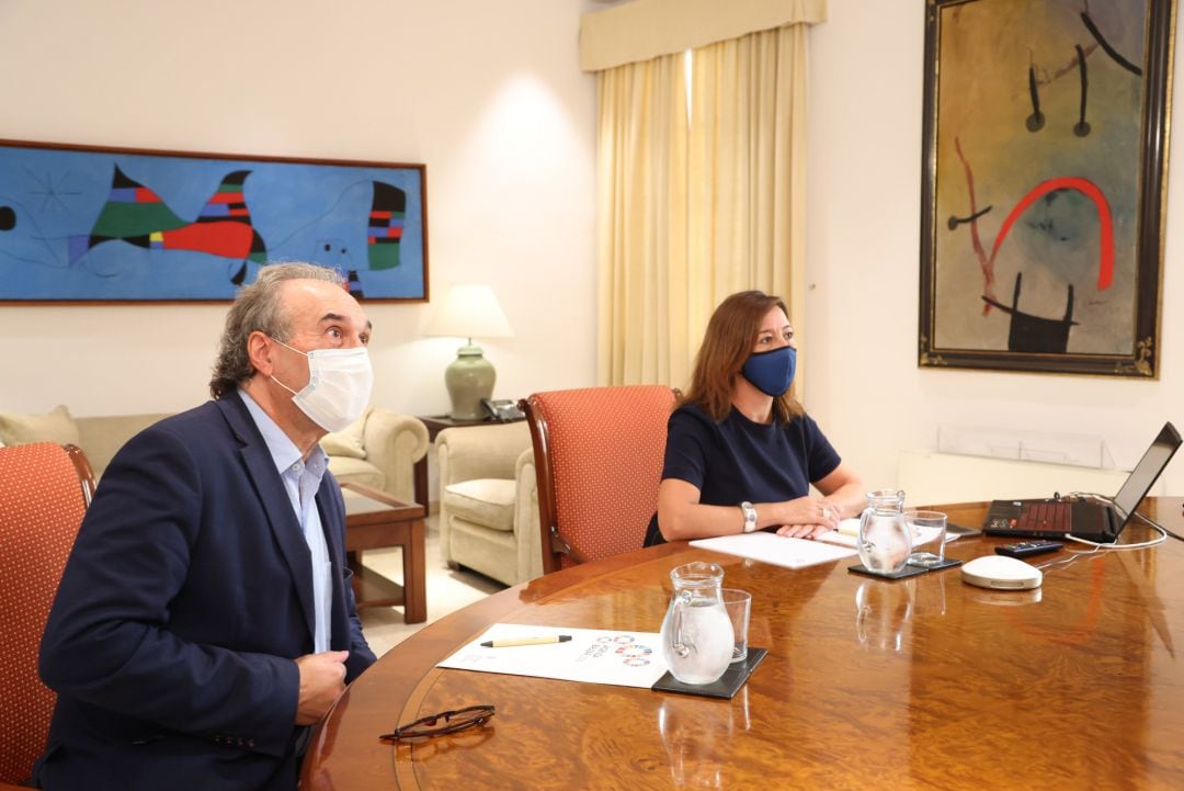 El conseller de Educación, Martí March, y la presidenta del Govern, Francina Armengol, durante la reunión telemática de la Conferencia de Presidentes.