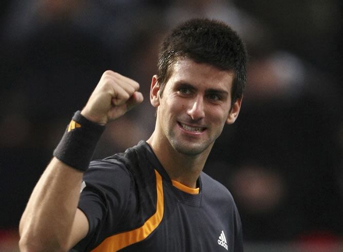 Novak Djokovic celebra su pase a la final de Master 1000 de París-Bercy