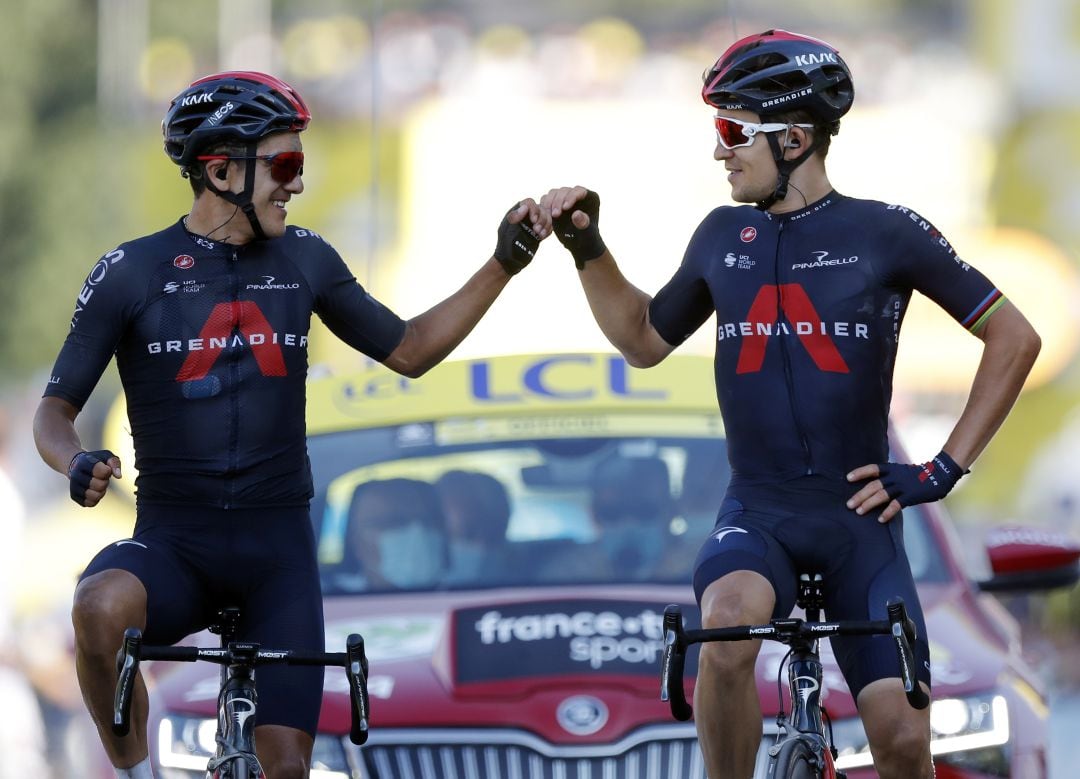 Kwiatkowski y Carapaz rematan juntos la escapada