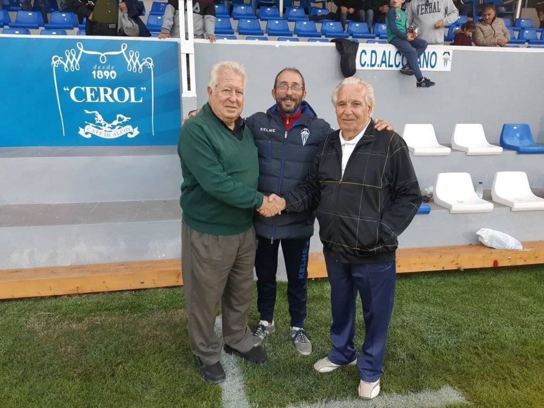 Fernado Barberá en el centro con Manolo Cano y Juan Muñoz