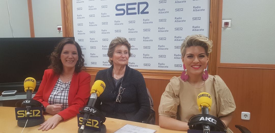 Clara Sáinz, Pilar Martínez y María García, en Radio Albacete