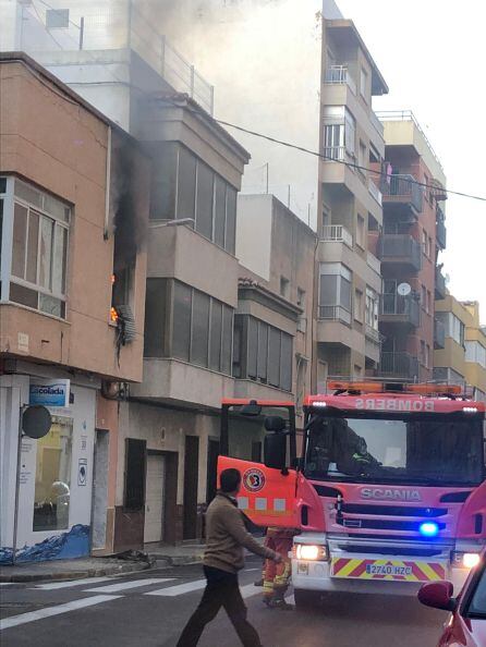 Llegada de los bomberos de Gandia al incendio.