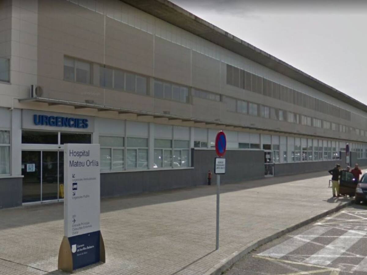 El IB-Salut pone en 'vigilancia activa' a 27 profesionales del Hospital Mateu Orfila