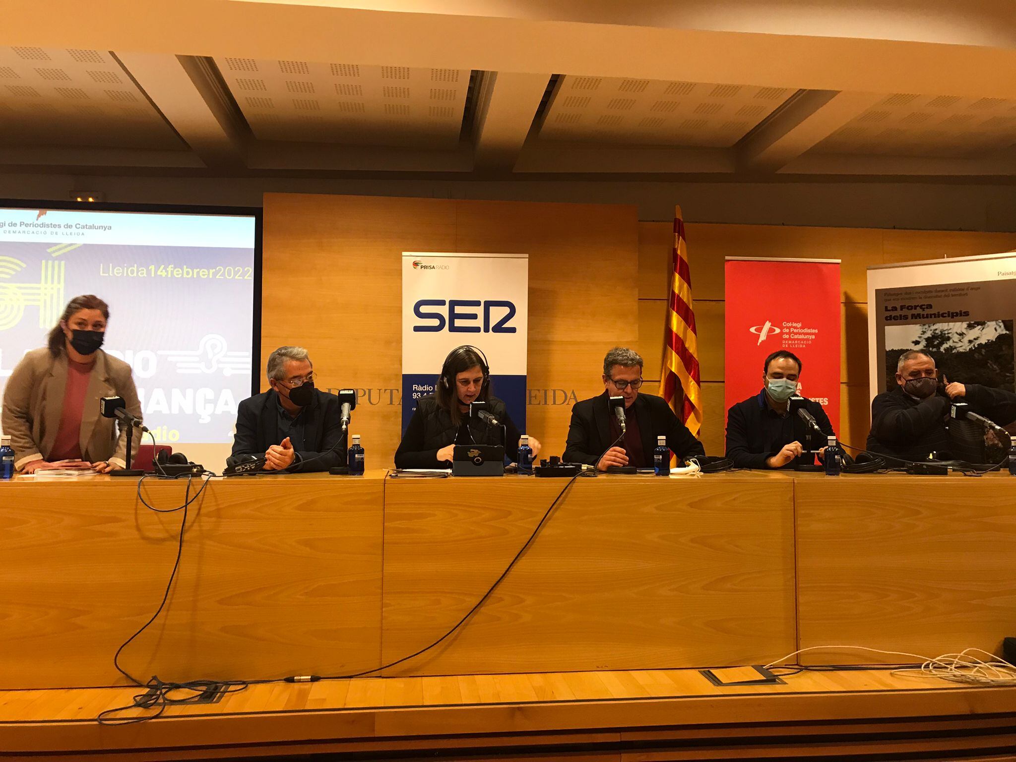 D'esquerra a dreta: Helena Martínez, Santi Costa, Mercè March, Joan Talarn, Francesc Guillaument i Rafa Gimena