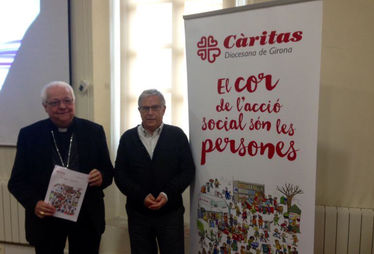 El bisbe de Girona, Francesc Pardo, i el director de Càritas, Ramon Barnera, durant la presentació de la memòria de l'any 2015