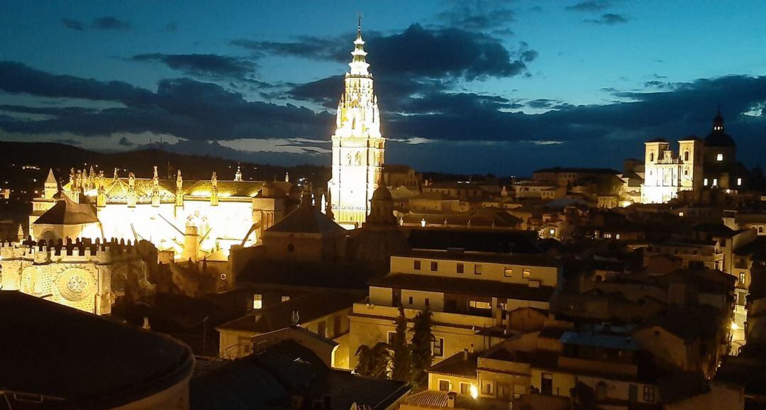 Imagen nocturna de Toledo
