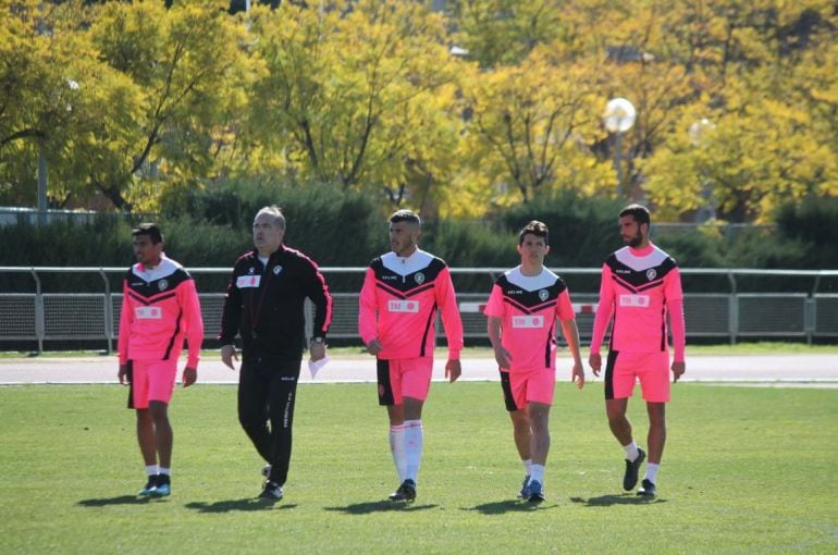 Josip Visnjic, junto a Navarrete, Pol Bueso, Juanjo y Santamaría