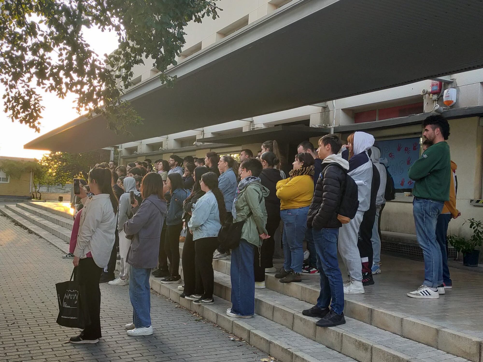 Concentración en el Instituto Hermanos Amorós