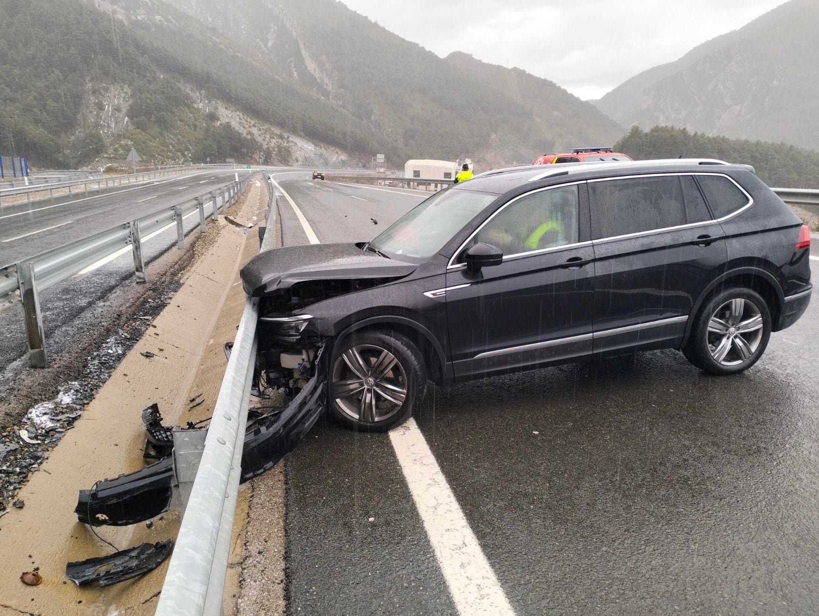 Accidente con varios vehículos implicados en la A-23, en el kilómetro 381 (Arguis).
