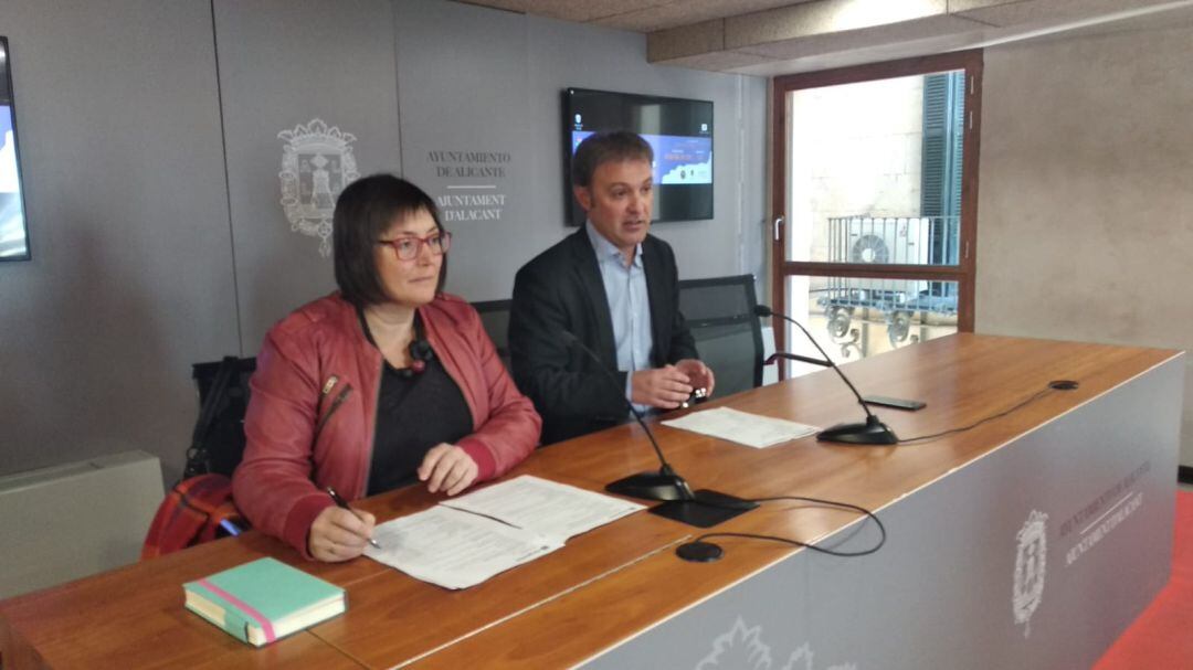 Sonia Tirado y Natxo Bellido presentan las propuestas de Compromís para los presupuestos municipales de 2019