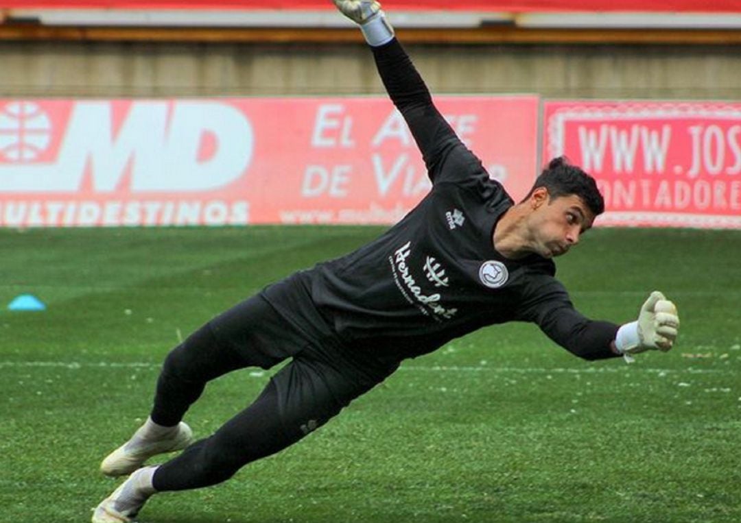 Miguel Serna durante un entrenamiento con Unionistas la pasada temporada