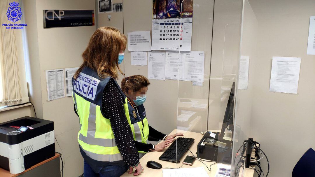 Agentes de la Policía Nacional