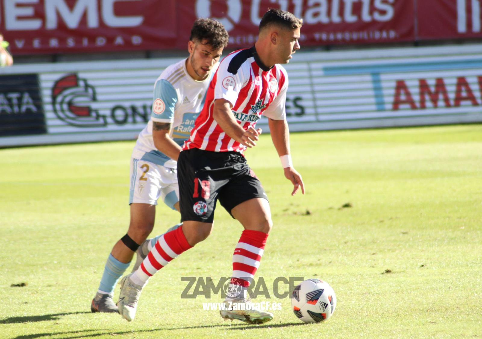 Una imagen del partido del Zamora CF frente a la SD Compostela