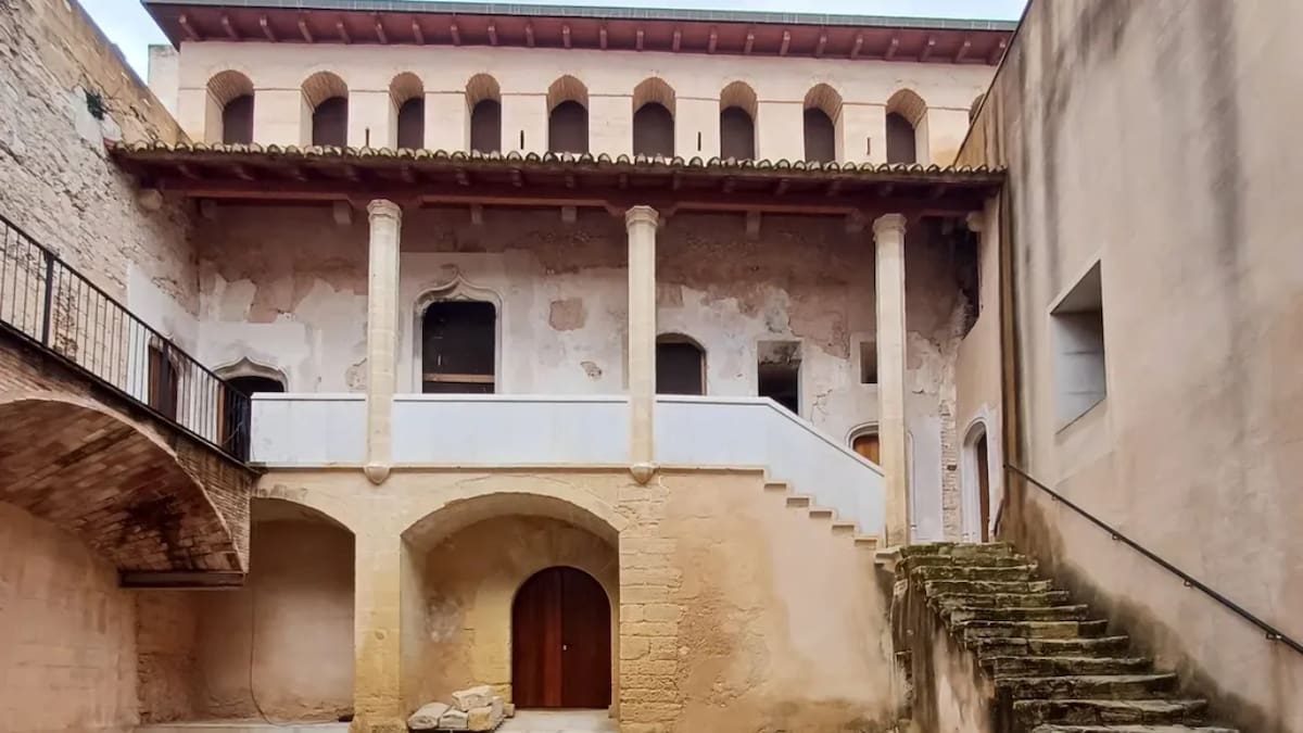 Xaro Boscà explica los avances en la restauración del Castell-Palau y sus futuros usos culturales