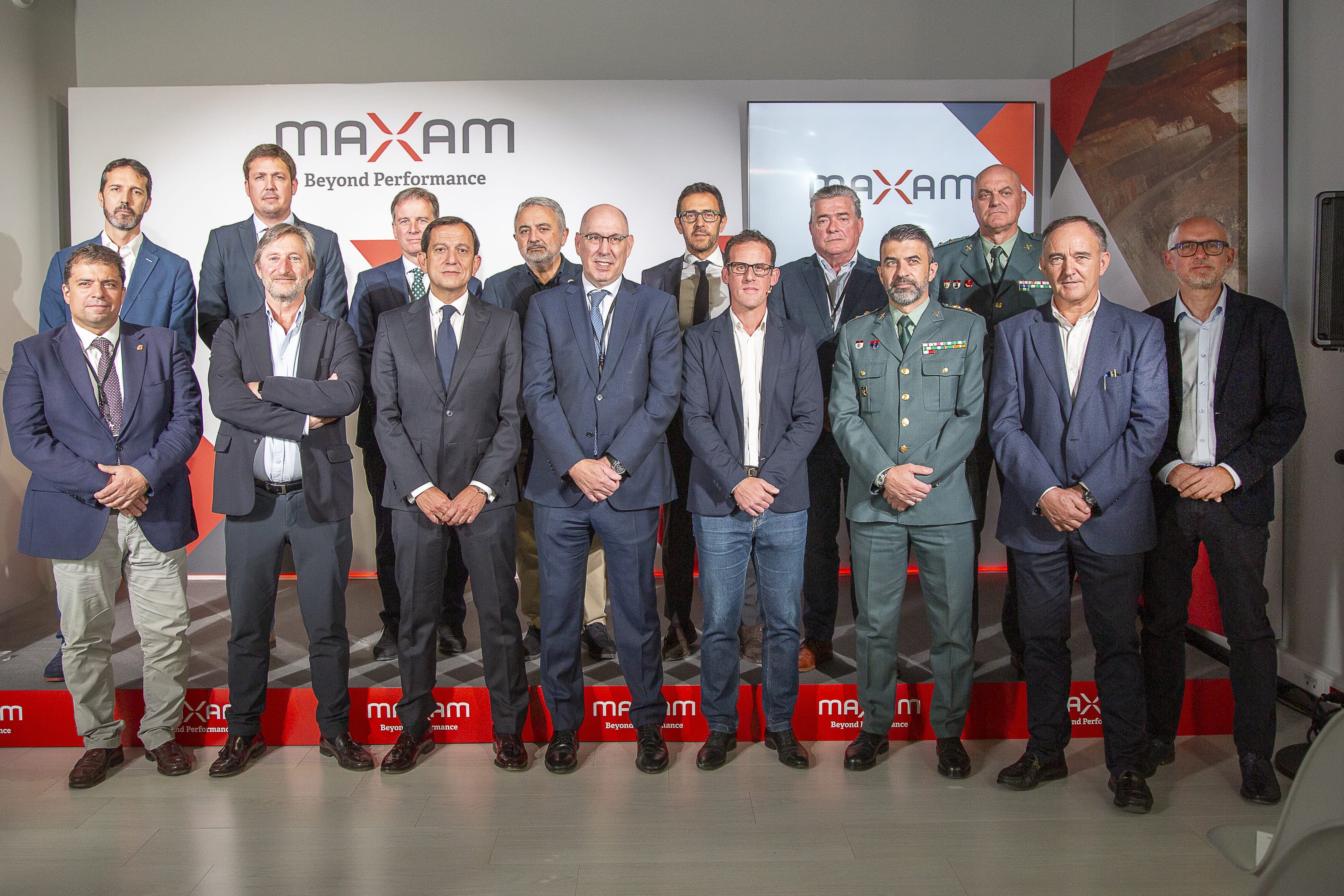 Directivos de la multinacional MAXAM en la inauguración de la planta de 'amoniaco verde' en Páramo de Masa