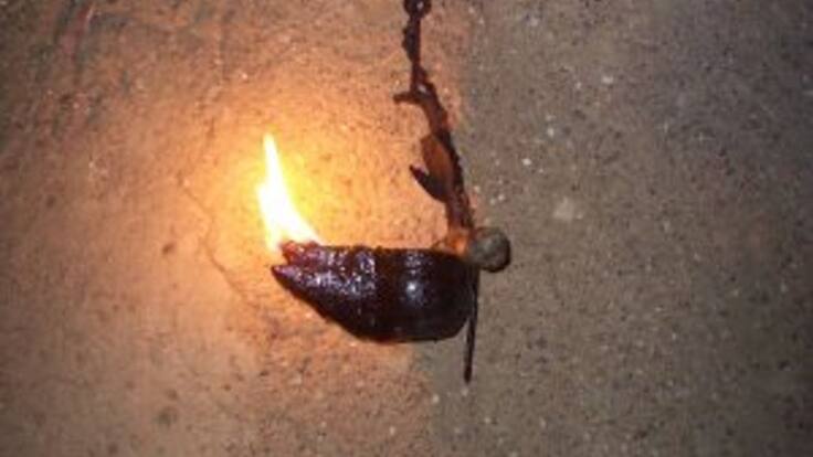 Alfredo Valencia presenta su cuaderno de letras flamencas, "Al candil"