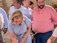 Natalia Enguix, Jorge Rodríguez y David García en la recogida de firmas del pasado mes de julio