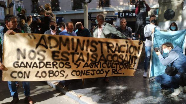 Protesta en las calles de Zaragoza contra la PAC