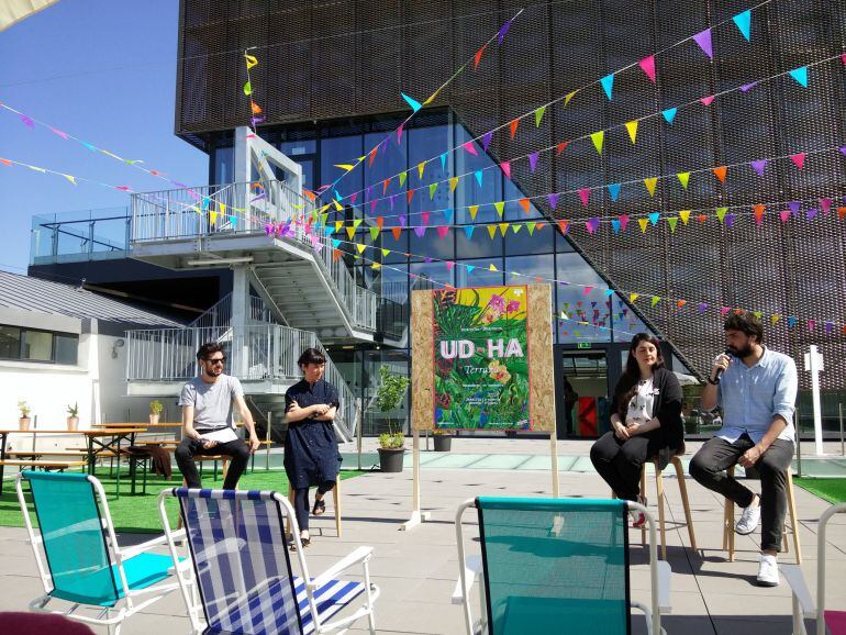 Momento de la rueda de prensa de la presentación de las actividades culturales que acogerá este verano la terraza de Tabakalera.