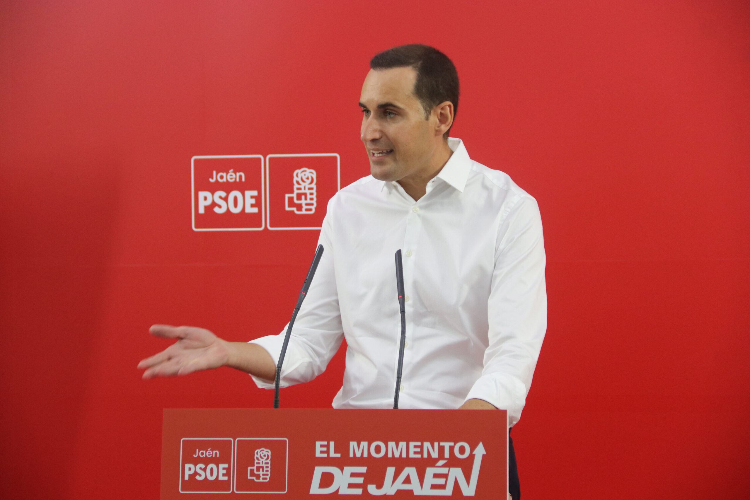 Juan Latorre, secretario general del PSOE de Jaén, durante la rueda de prensa.
