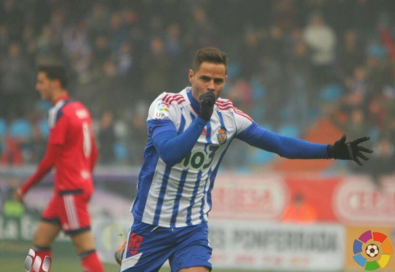 Acorán abrió el marcador