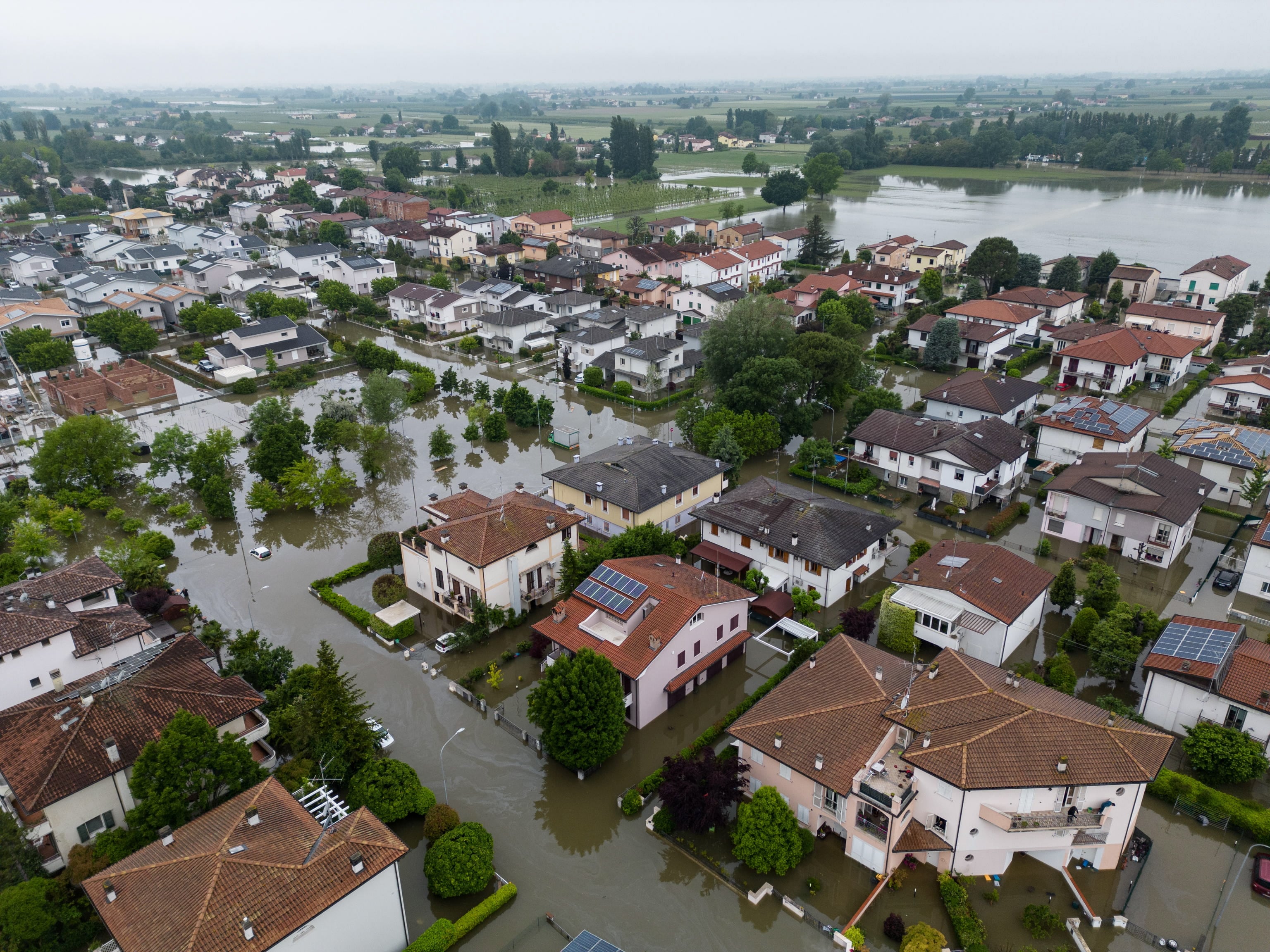 Vista aérea de las inundaciones en la localidad de Lugo, Italia