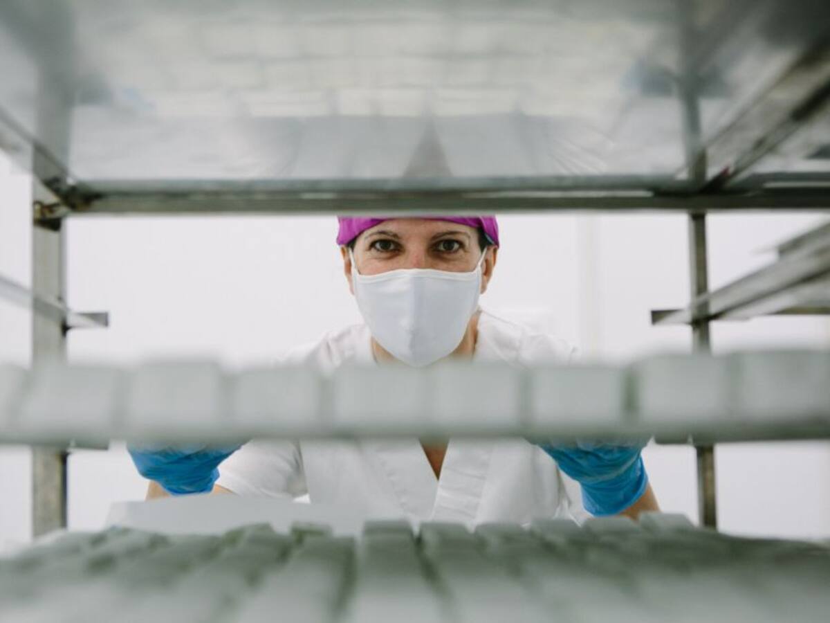 El paro baja en 2.366 personas pero apoyado en una alta temporalidad