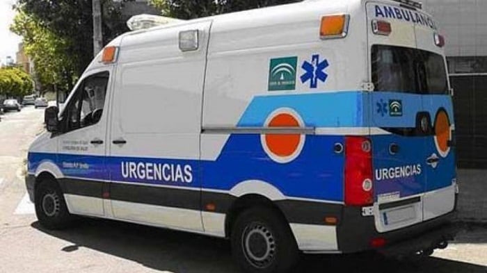 Una ambulancia en un servicio en la comarca